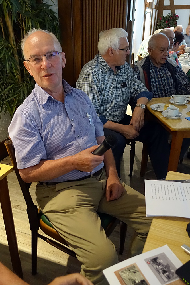 Karl Tepe bei der Buchpräsentation im Saale Fetisch-Jordan