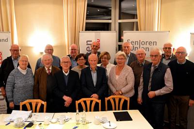 hinten v.links: G. Dödtmann, E. Vogt, Dr. Stefan Siemer, H. Bröer, H. Hoymann, H. Nordmann, G. Grieshop. vorne v. links: Edeltraud Bohmann, H. Backhaus, M. Ostendorf, Waltraut Boving, F.-J. Schumacher, Ingelore Meistermann, B. Reinken, H. J. Haverkamp hinten v.links: G. Dödtmann, E. Vogt, Dr. Stefan Siemer, H. Bröer, H. Hoymann, H. Nordmann, G. Grieshop. vorne v. links: Edeltraud Bohmann, H. Backhaus, M. Ostendorf, Waltraut Boving, F.-J. Schumacher, Ingelore Meistermann, B. Reinken, H. J. Haverkamp