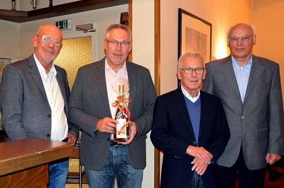 v. links: Heinz Bröer, CDU-Kreisgeschäftsführer Walter Goda, Manfred Ostendorf, Hans Hoymann v. links: Heinz Bröer, CDU-Kreisgeschäftsführer Walter Goda, Manfred Ostendorf, Hans Hoymann
