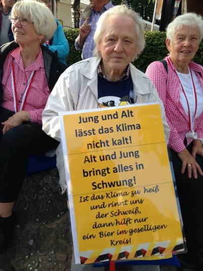 Mein in Eigenarbeit erstelltes Plakat für den Umzug Mein in Eigenarbeit erstelltes Plakat für den Umzug