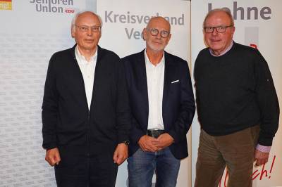 Der neue Vorsitzende Heinz Bröer mit den Stellvertretern Hans Hoymann und Friedhelm HeckmannHans Hoymann