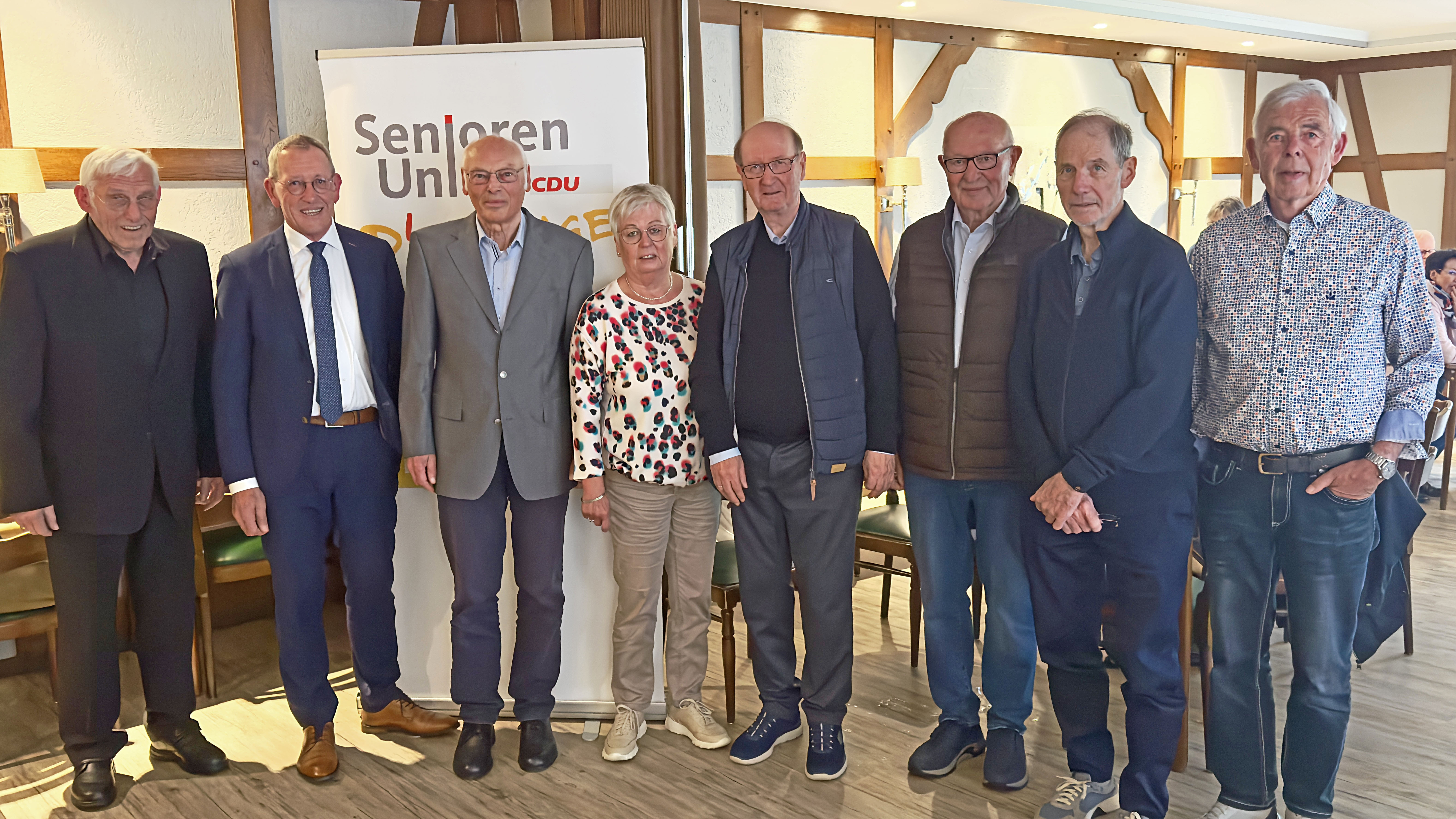 v. links: Hermann Nordmann, Aloys Muhle, Hans Hoymann, Marianne Albers, Hans-Werner Engel, Gisbert Ddtmann, Dr. Karl Quade, Helmut Httig.
