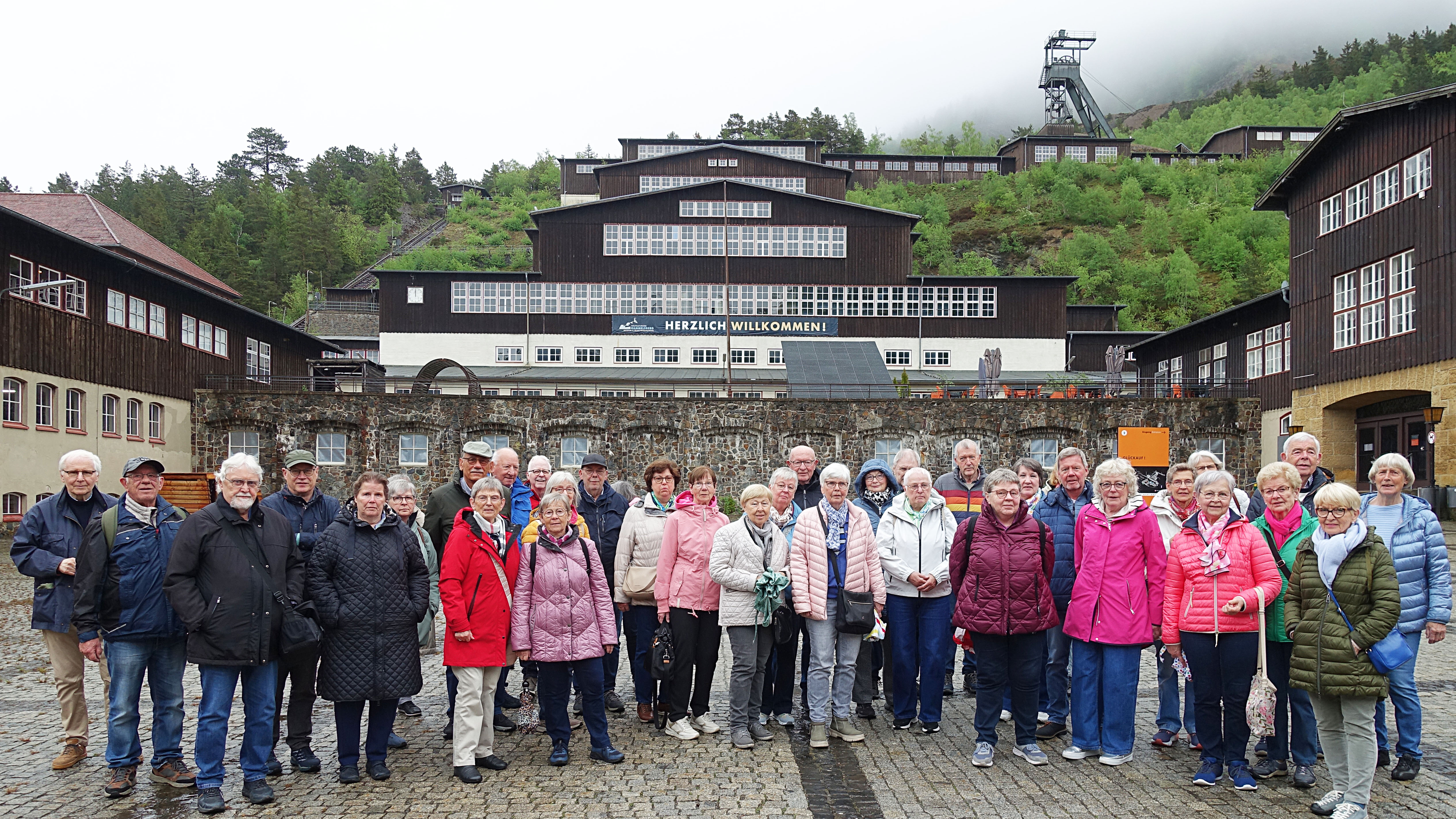 Vor dem Weltkulturerbe Rammelsberg in Goslar/Harz