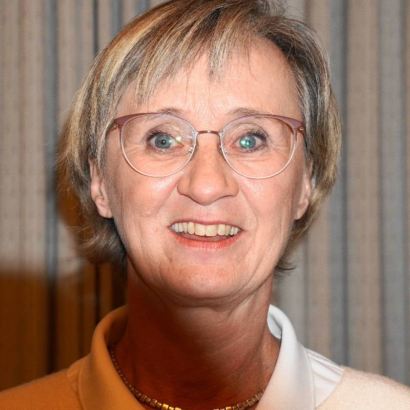  Helga Gellhaus